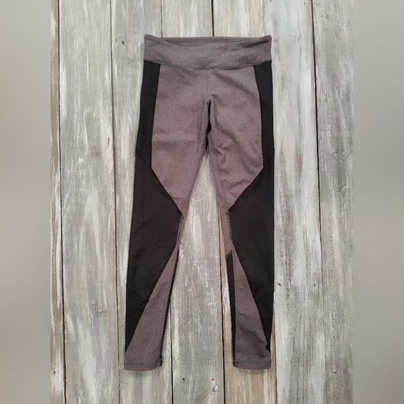 ALO Yoga Leggings with Zipper Bottoms Size M - Picture 1 of 6